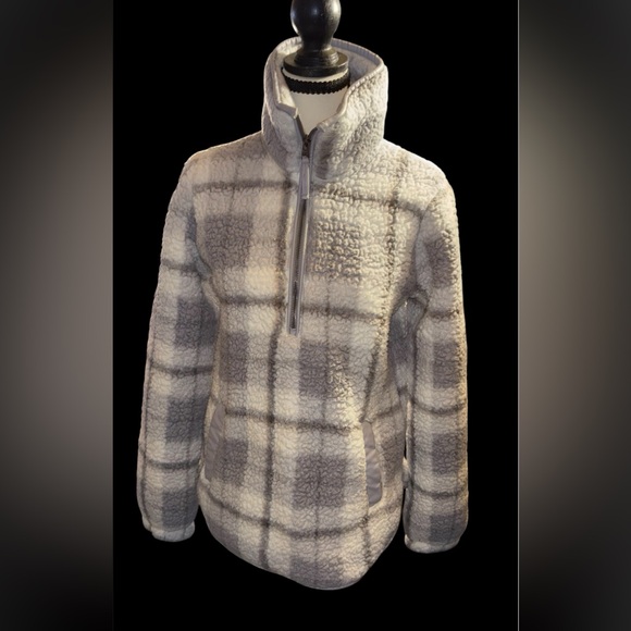 Abercrombie & Fitch Jackets & Blazers - Abercrombie & Fitch Gray and Cream Zip Up Sweater